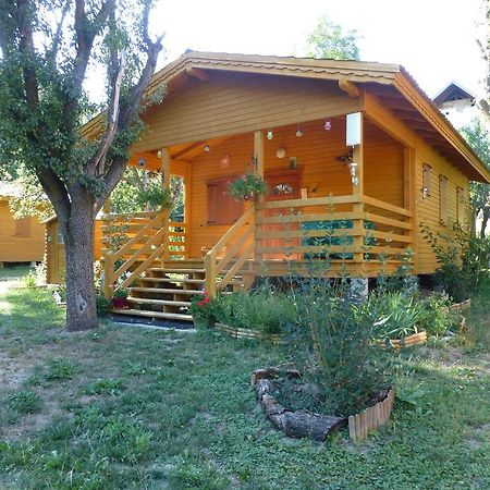Camping, Hotel De Plein Air Les Cariamas Шатору-лез-Альп Экстерьер фото